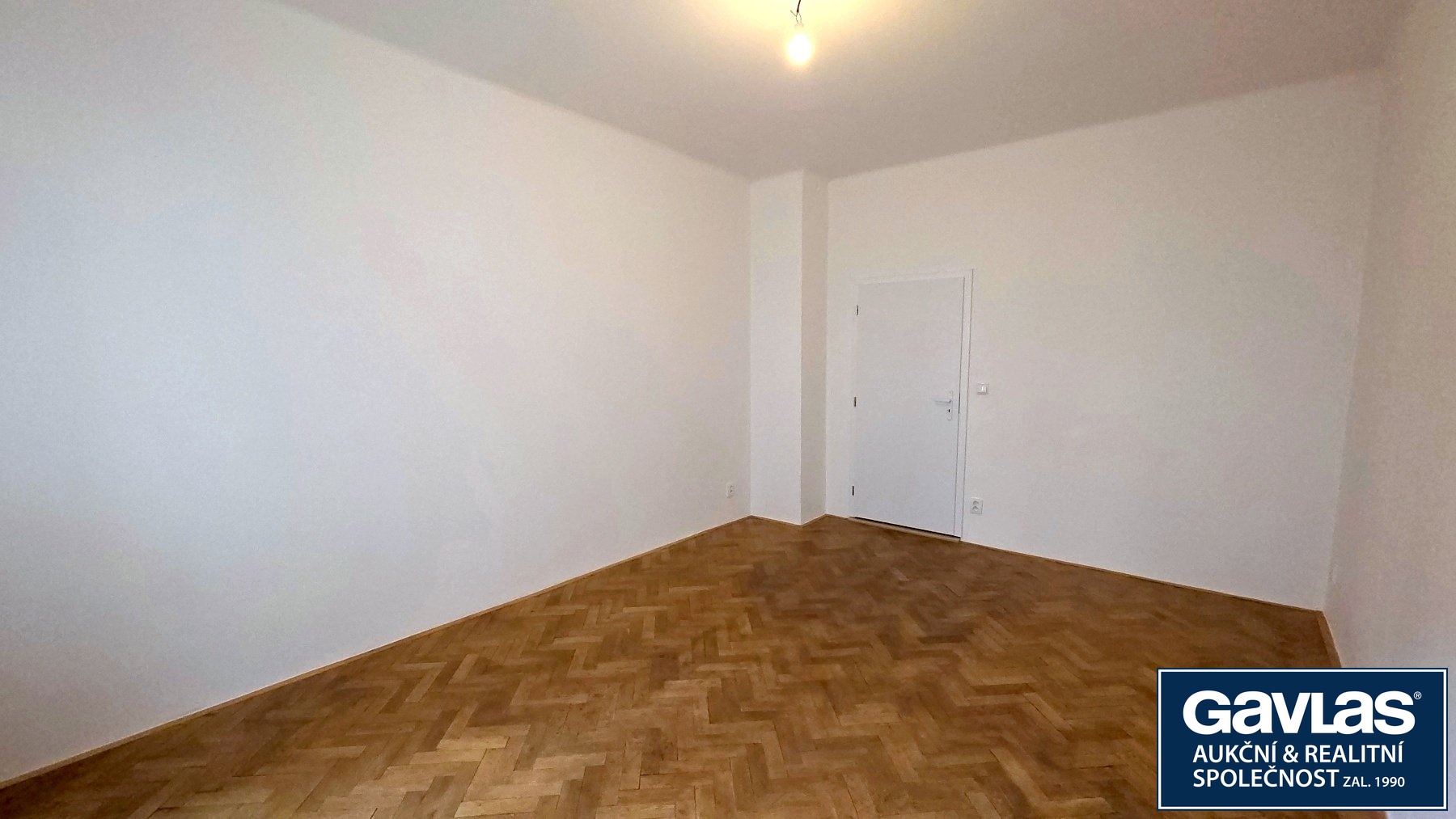 Obývací pokoj - pohled od okna