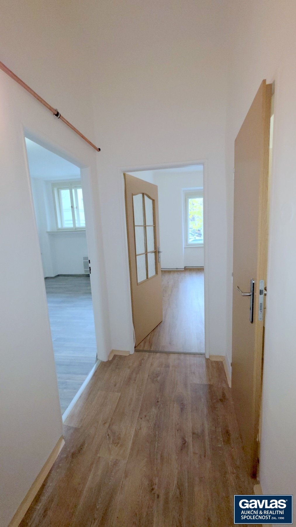 Pohled od vstupu do bytu