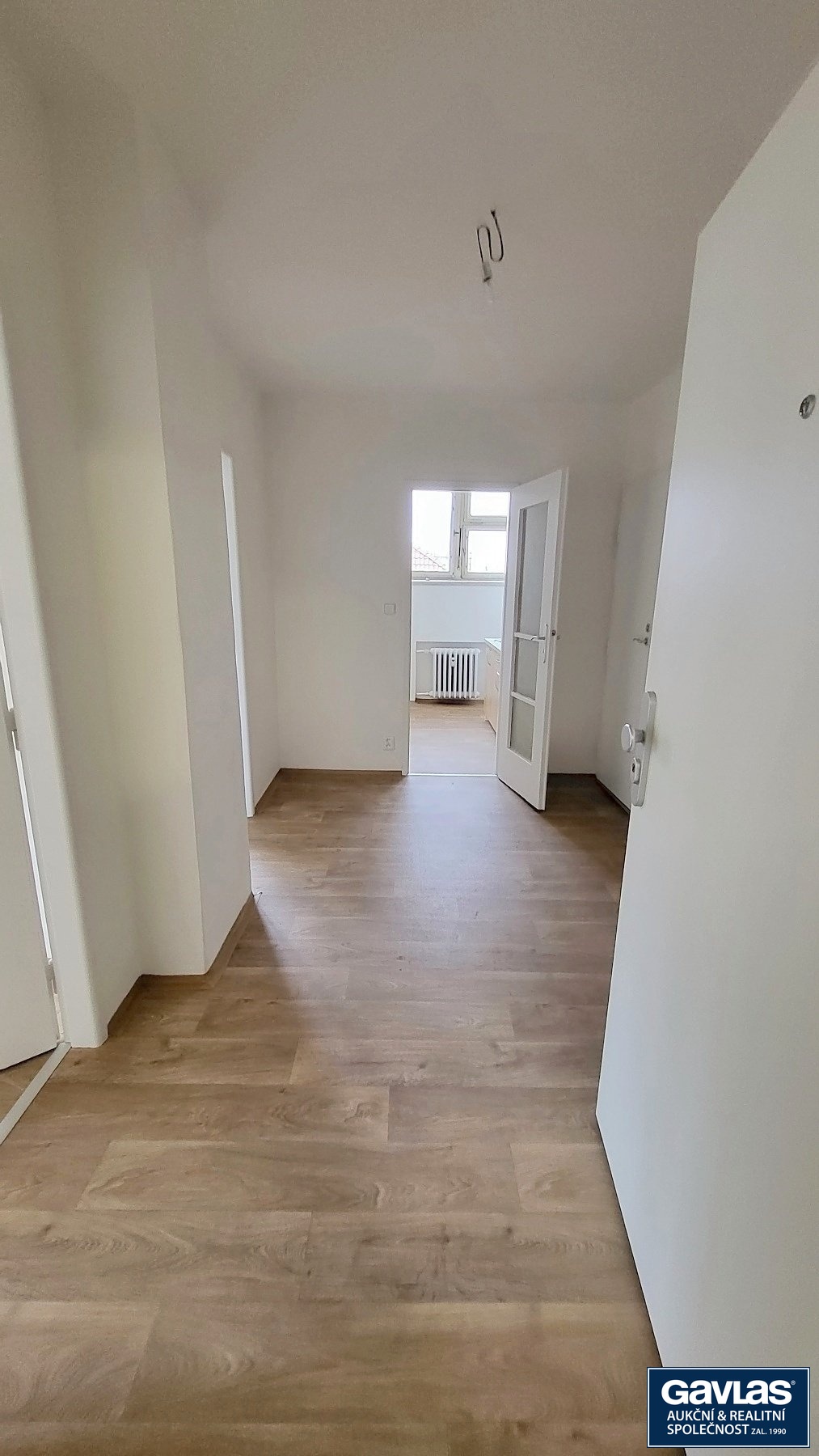 Pohled od vstupu do bytu