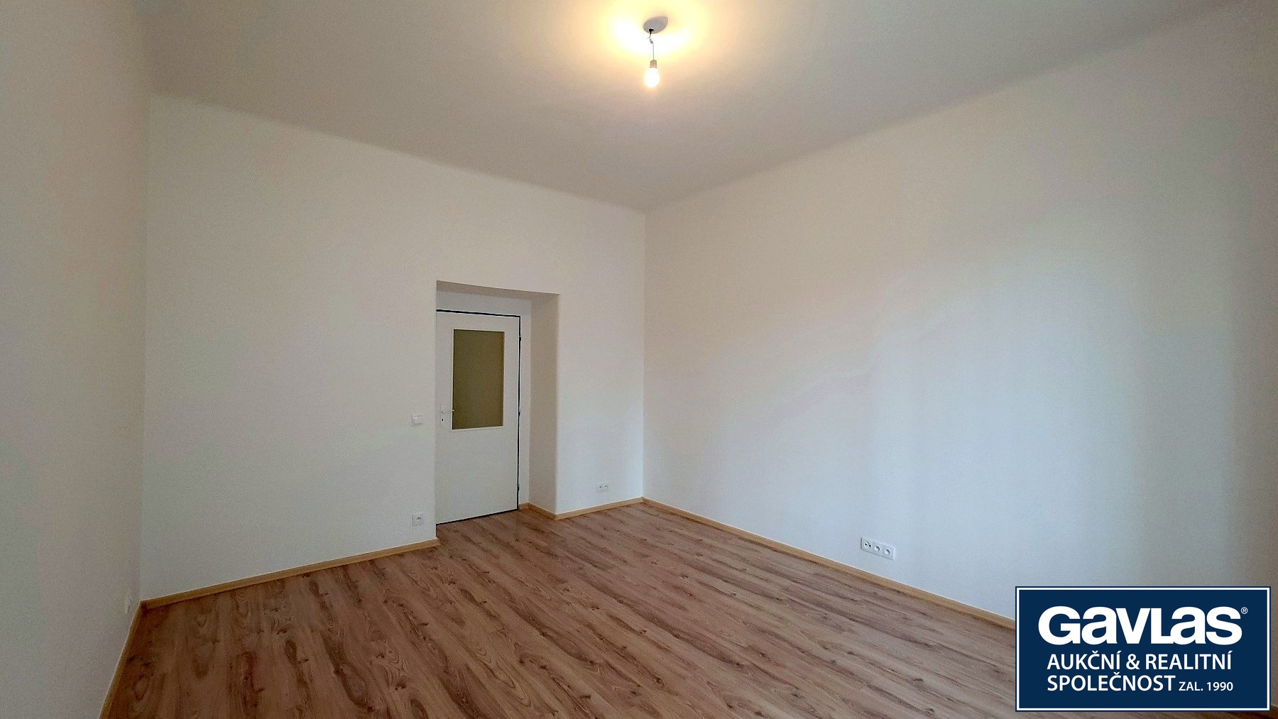 Pokoj - pohled od okna