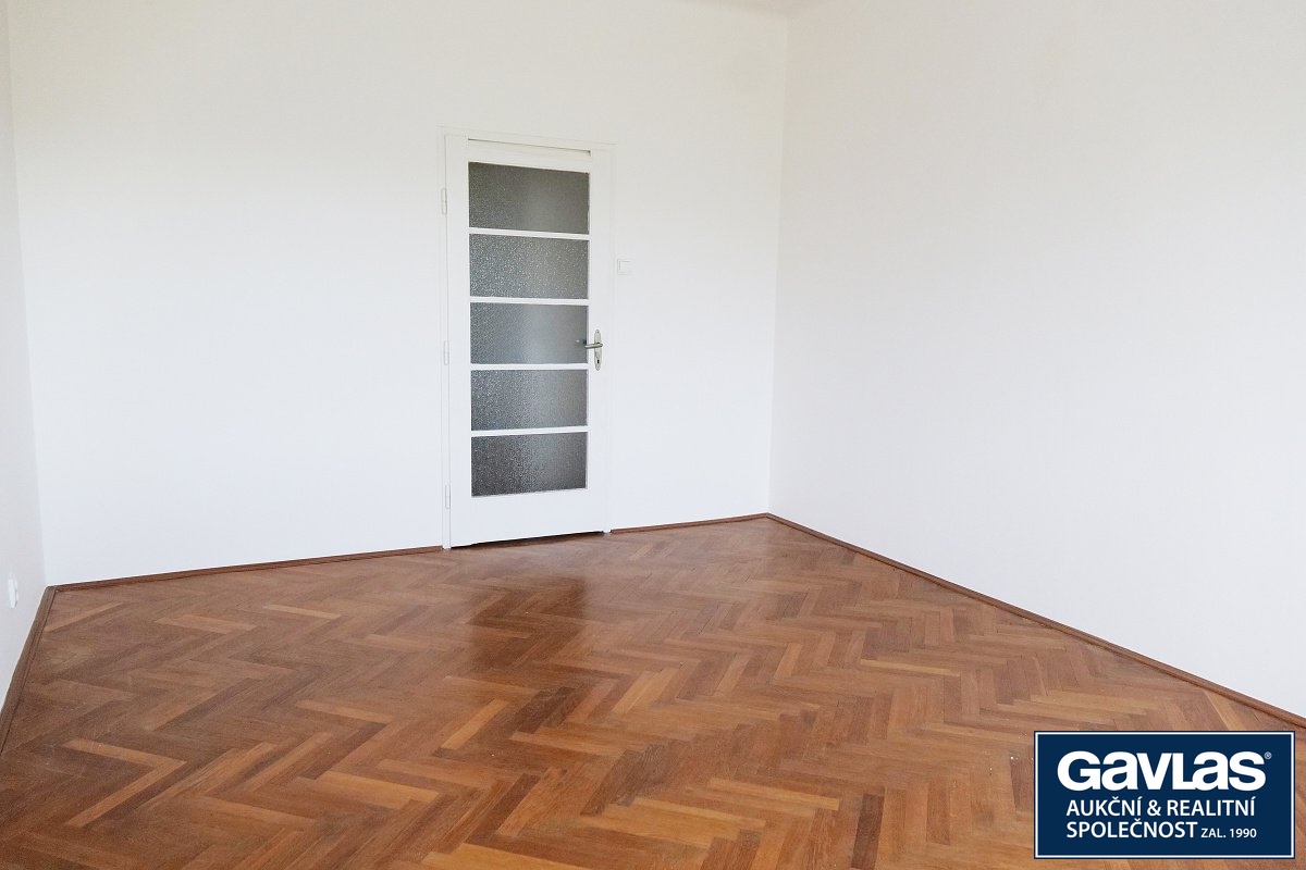 Levý pokoj - pohled od okna