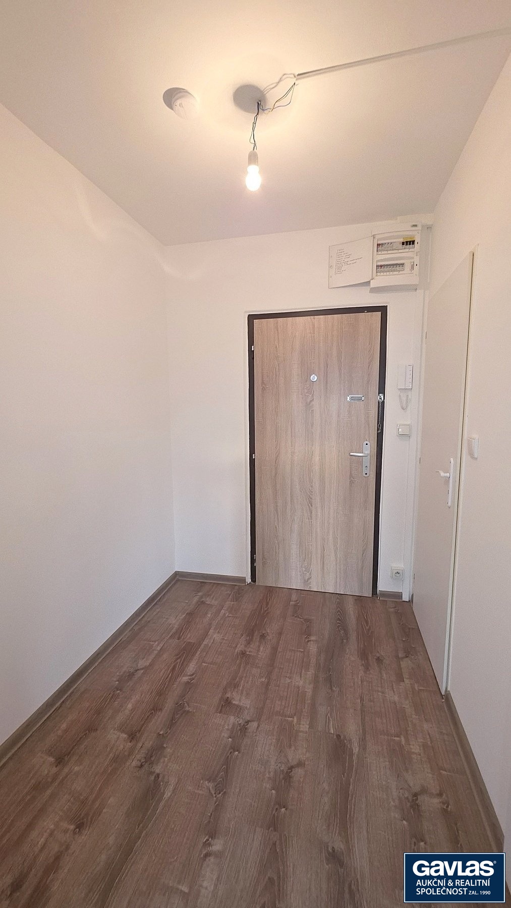 Předsíň - pohled ke vstupu