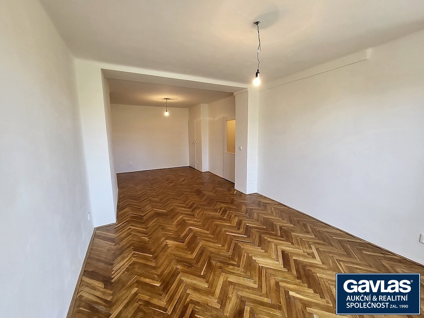 Pokoj - pohled od okna