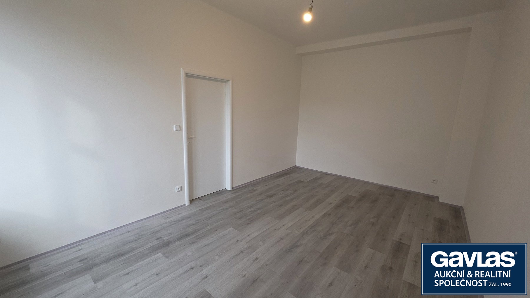 Pokoj - pohled od okna