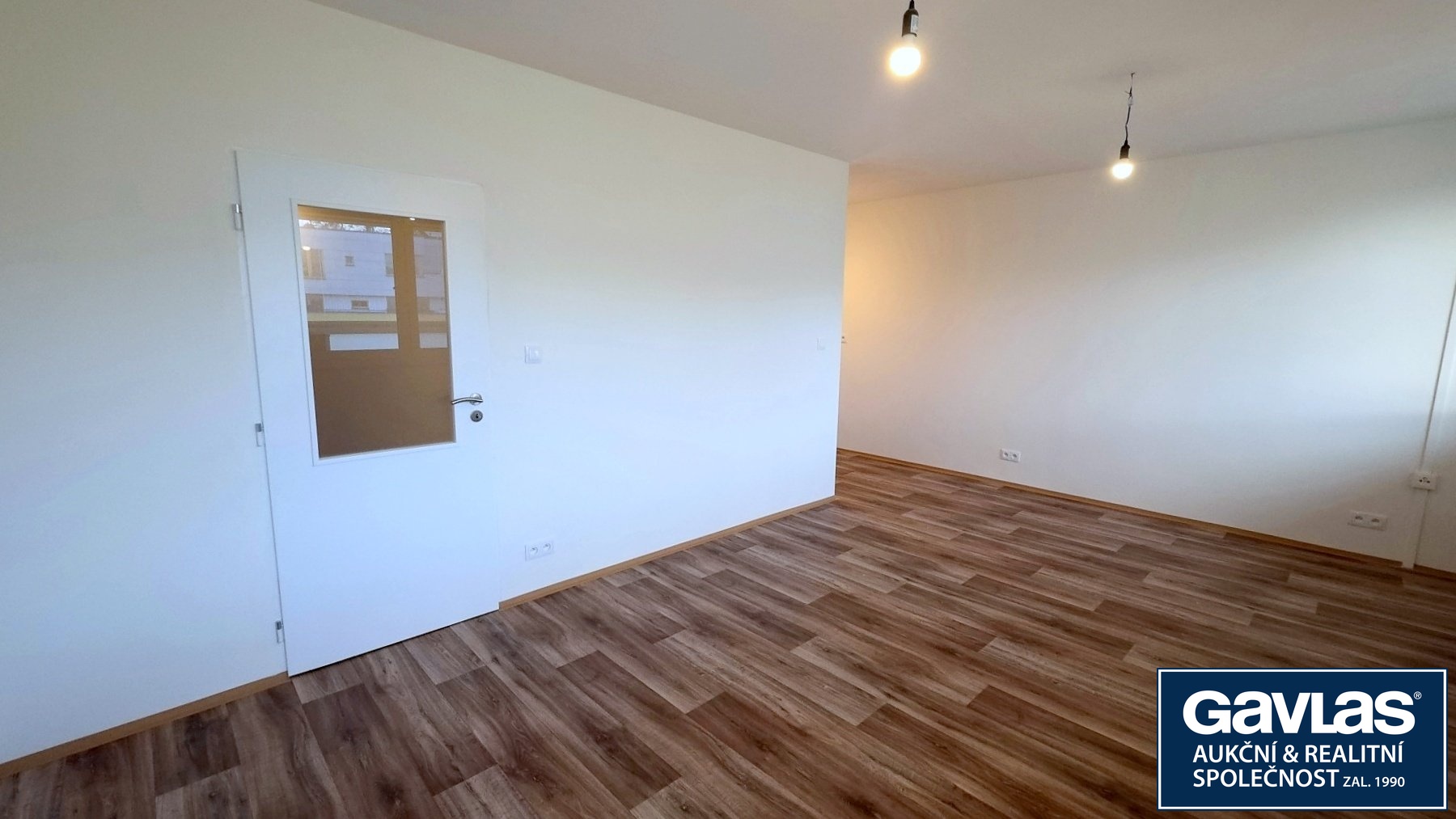 Pohled od dveří na lodžii