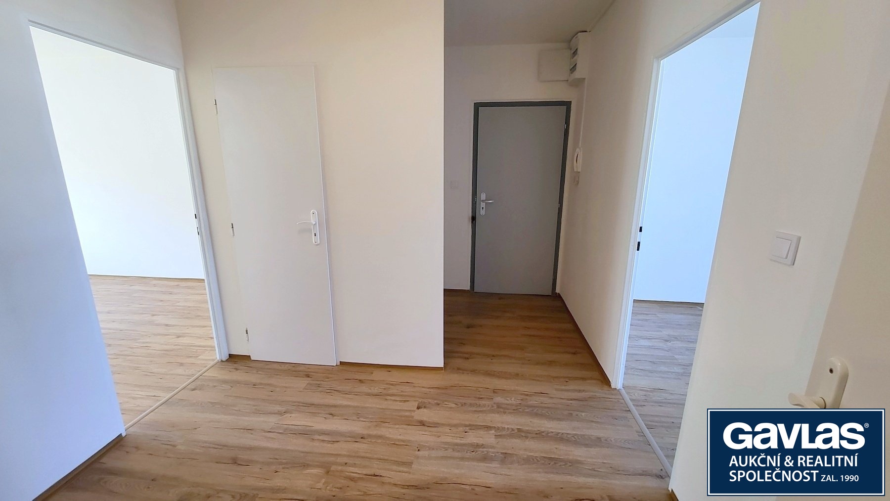 předsíň - pohled ke vchodu