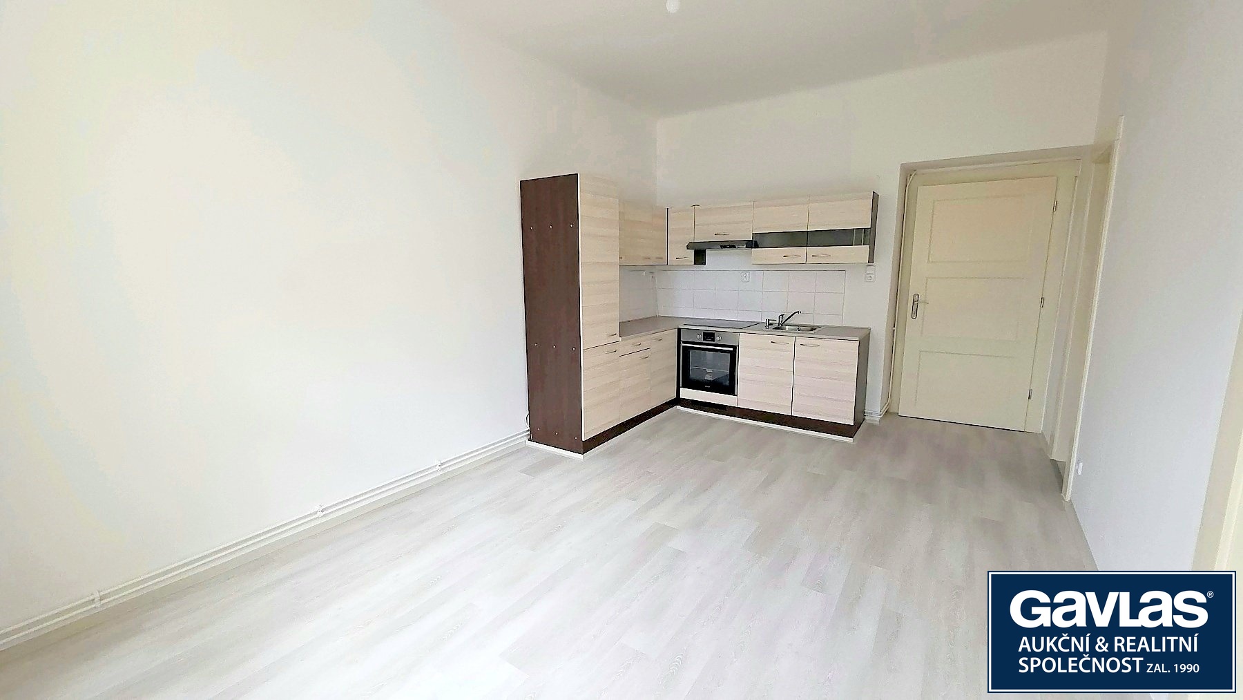 Kuchyň - pohled od okna