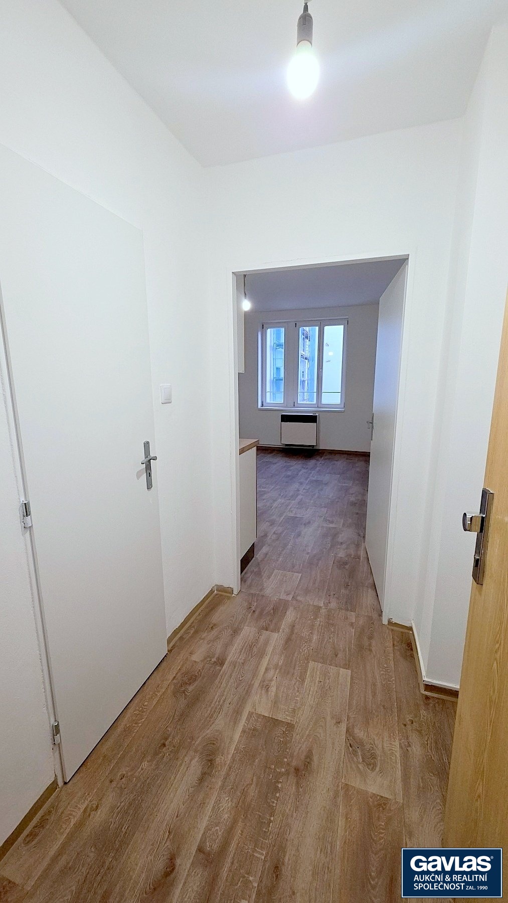 Pohled od vstupu do bytu