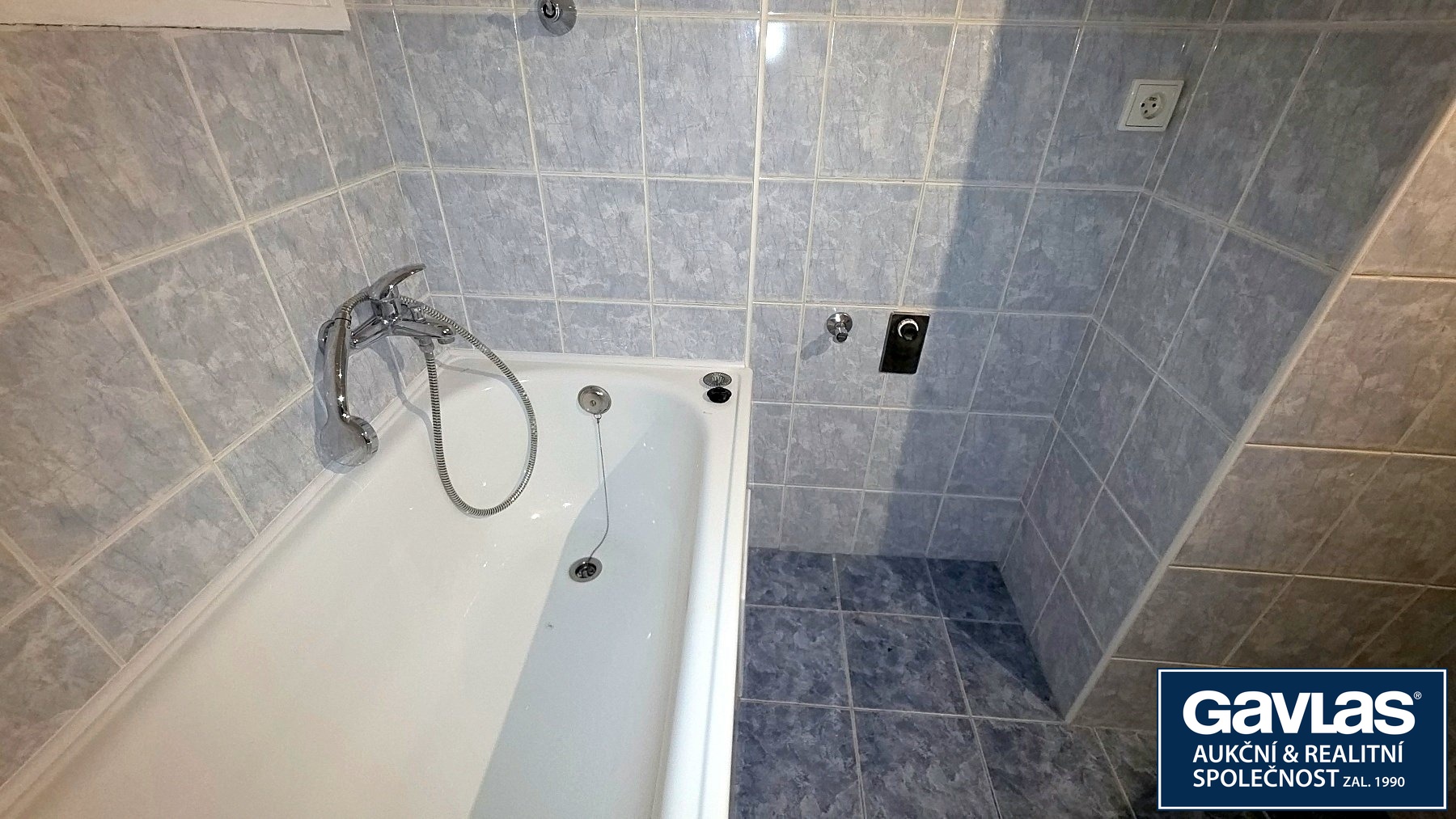 Koupelna - místo pro pračku