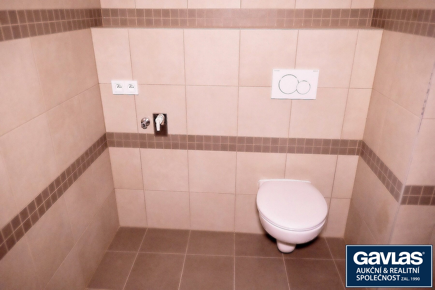 koupelna - místo pro pračku a WC