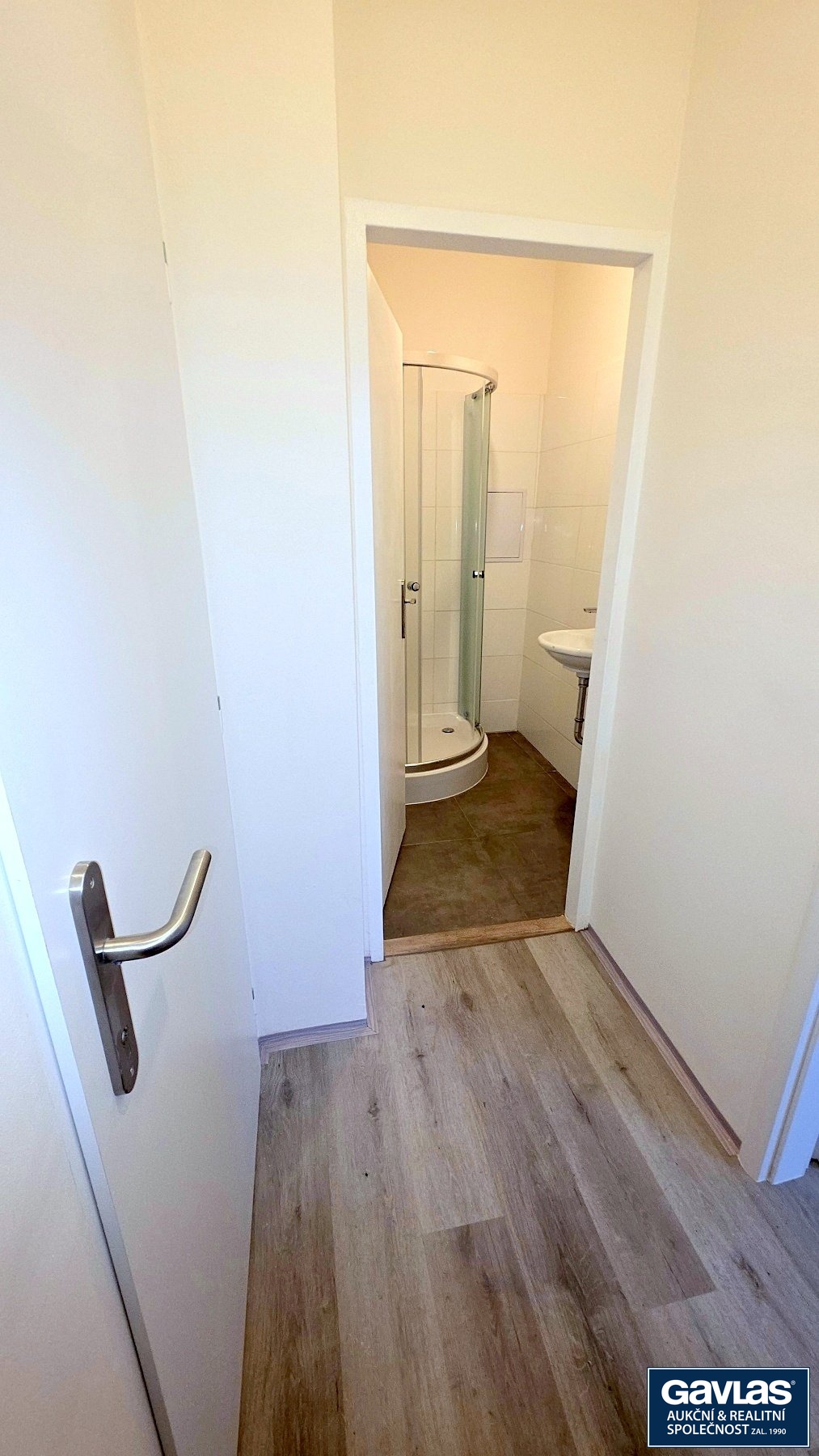 Předsíň - pohled do koupelny