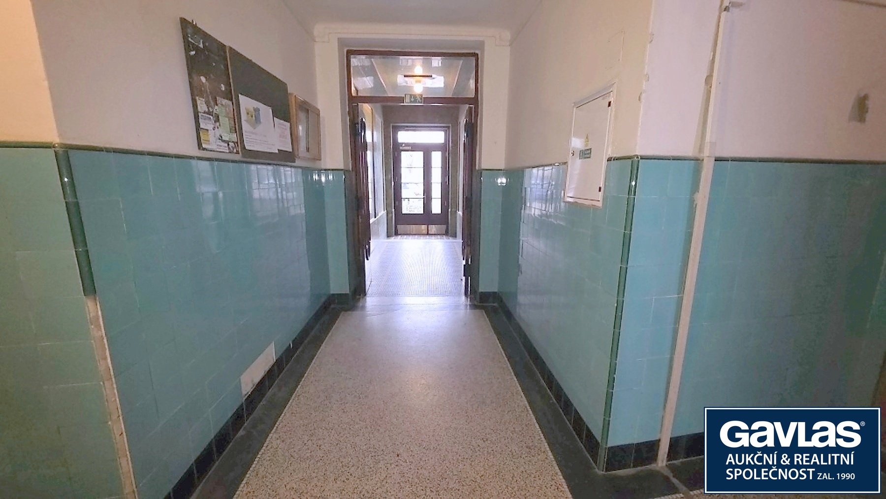 Pohled ke vstupu do domu