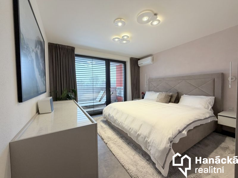 Prodej,  Byt 3+kk s terasou, parkovací stání, 110m