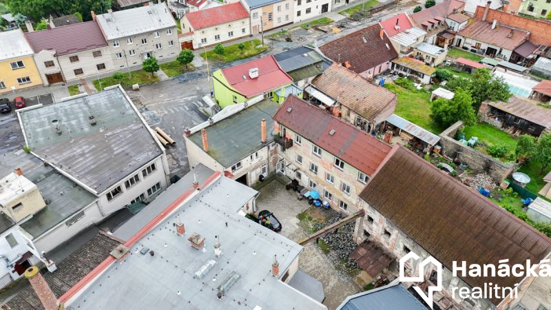 Prodej objektu s pěti byty a prodejnou ve Velké By