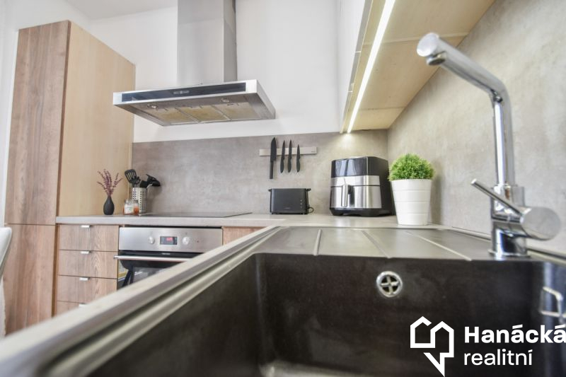 Pronájem bytu 3+1, 63,5 m² + balkon–Dvořákova