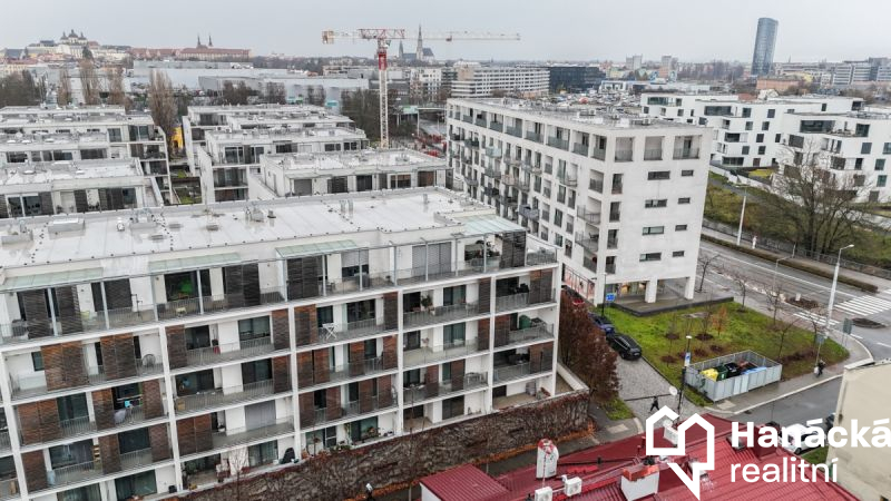 Prodej bytu 3+kk s terasou 80m2 a parkováním, ul. 