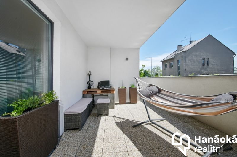 Prodej bytu 3+kk s terasou 80m2 a parkováním, ul. 