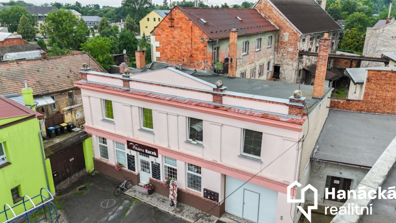Prodej objektu s pěti byty a prodejnou ve Velké By