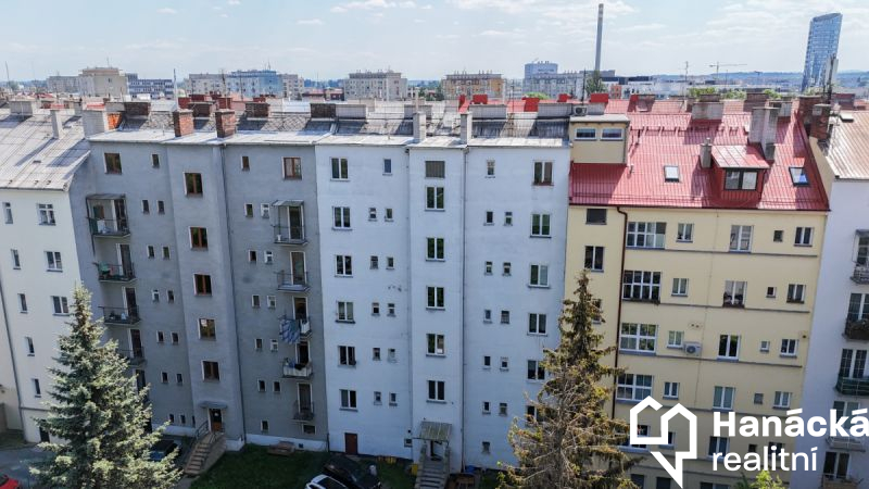 Pronájem zrekonstruovaného bytu 1+kk na ul. Masarykova tř.