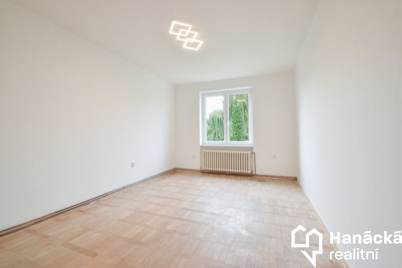 Prodej cihlového bytu 3+1 s lodžií v obci Dolany u Olomouce