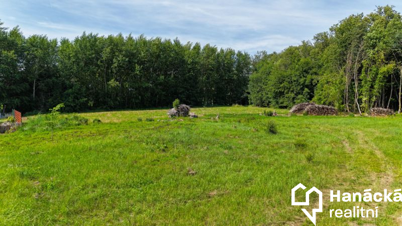 Stavební pozemek 6794 m² – Haukovice u Uničov