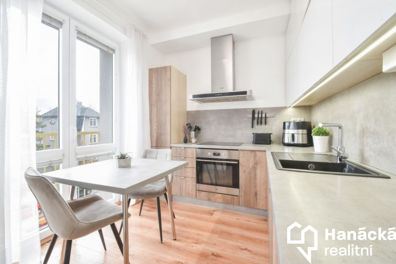 Pronájem bytu 3+1, 63,5 m² + balkon–Dvořákova