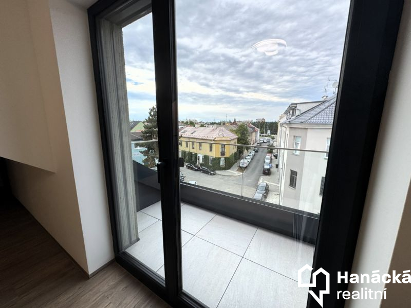 Pronájem podkrovního bytu 2+kk, ul. Rejskova, Olomouc