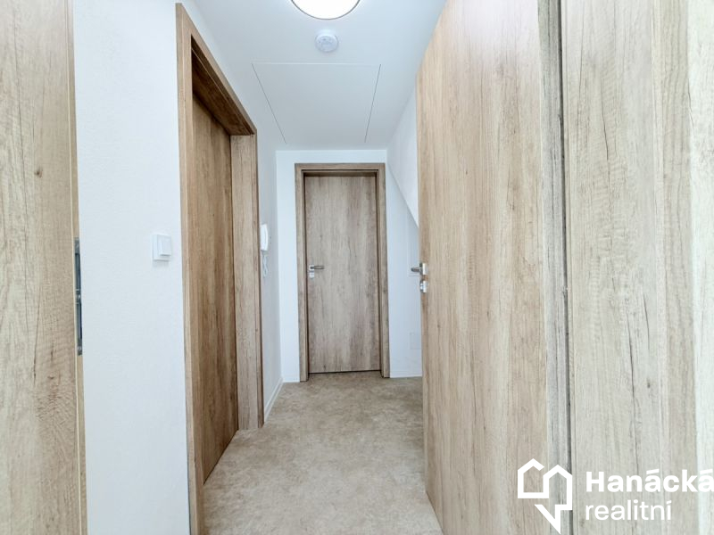 Pronájem,  Byt 1+kk, 30m2,Přerovská, Bystřice pod 