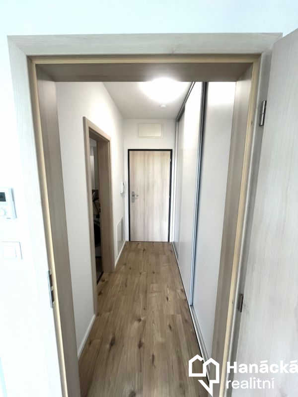 Pronájem bytu 1+kk s garáží v Olomouci, Loudova ul.