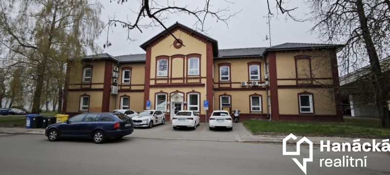 Pronájem tří kanceláří - Holická