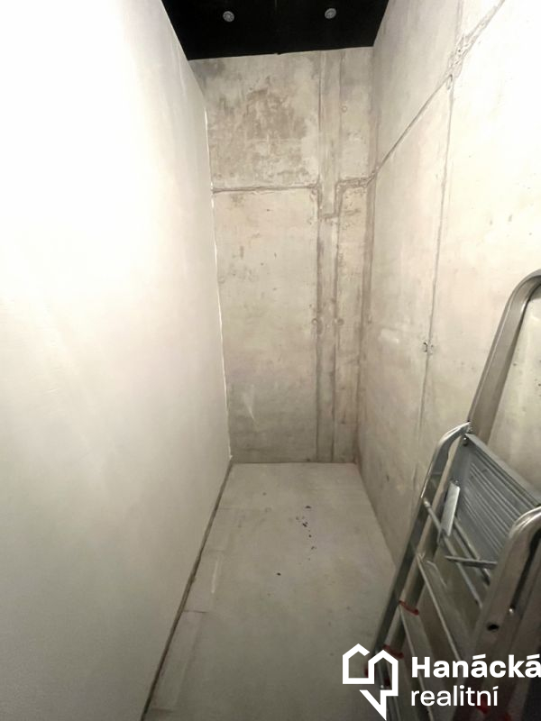 Pronájem bytu 1+kk s garáží v Olomouci, Loudova ul.