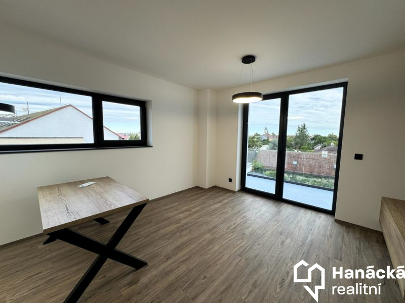 Pronájem podkrovního bytu 2+kk, ul. Rejskova, Olomouc