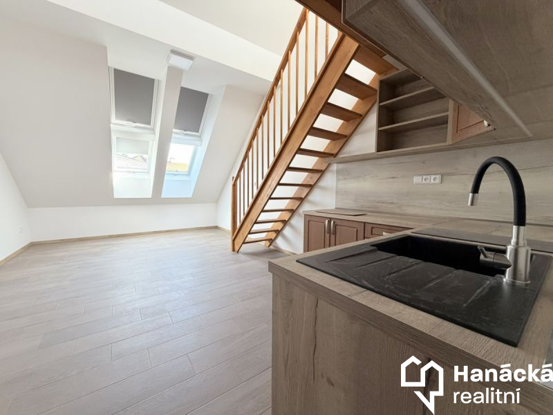 Pronájem,  Byt 2+kk, 50m2, Dolní, Bystřice pod Hos