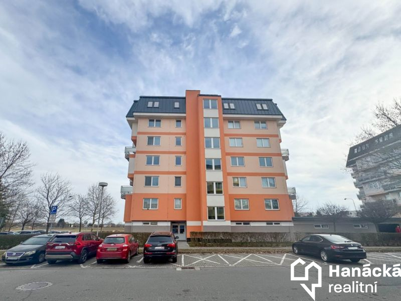 Pronájem bytu 2+kk s garáží a terasou v Olomouci ul.Handkeho