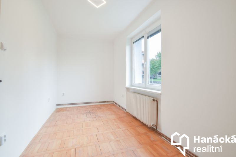 Prodej cihlového bytu 3+1 s lodžií v obci Dolany u Olomouce