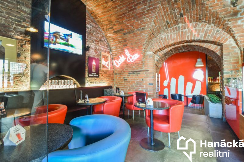 PŘEVZETÍ LEGENDÁRNÍ KAVÁRNY – ESPRESSO BAR ILLY