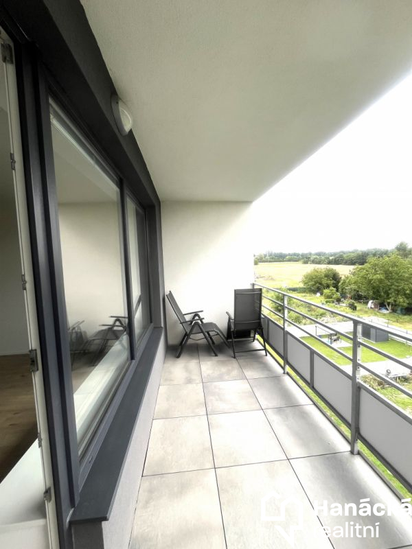 Pronájem bytu 1+kk s garáží v Olomouci, Loudova ul.