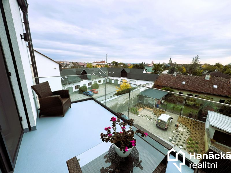 Pronájem podkrovního bytu 2+kk, ul. Rejskova, Olomouc