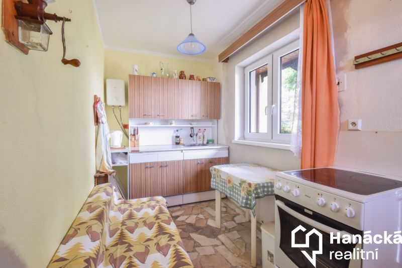Prodej dvoupodlažní chaty 83 m2 v obci Drahanovice