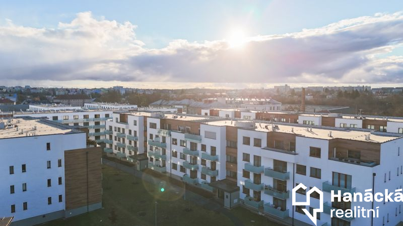 Pronájem nadstandardního 2+kk, tř. Jiřího Pelikána