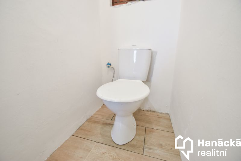 Prodej cihlového bytu 3+1 s lodžií v obci Dolany u Olomouce