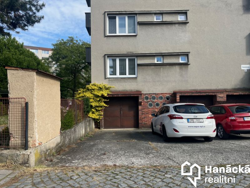 Cihlový byt 3+1 s garáží, ulice Zamykalova 