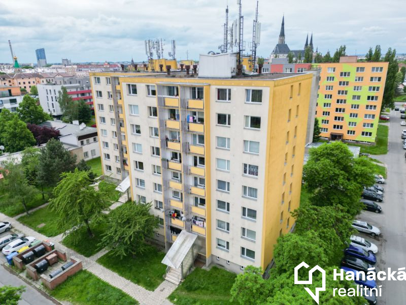 Pronájem atraktivního bytu 2+kk, ul. Černá cesta v