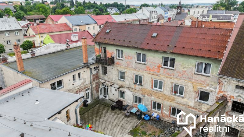 Prodej objektu s pěti byty a prodejnou ve Velké By