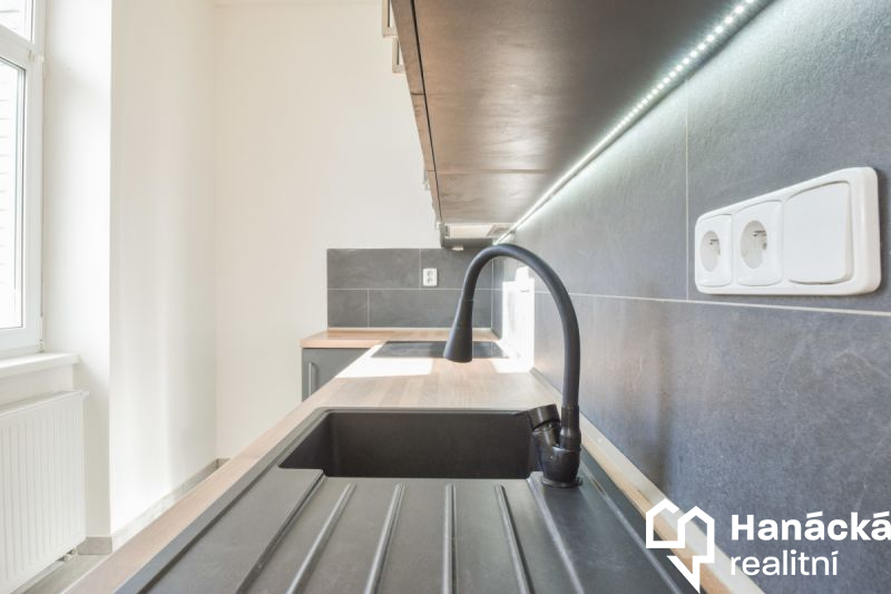 Pronájem bytu 2+kk ul. Jeremenkova, Olomouc