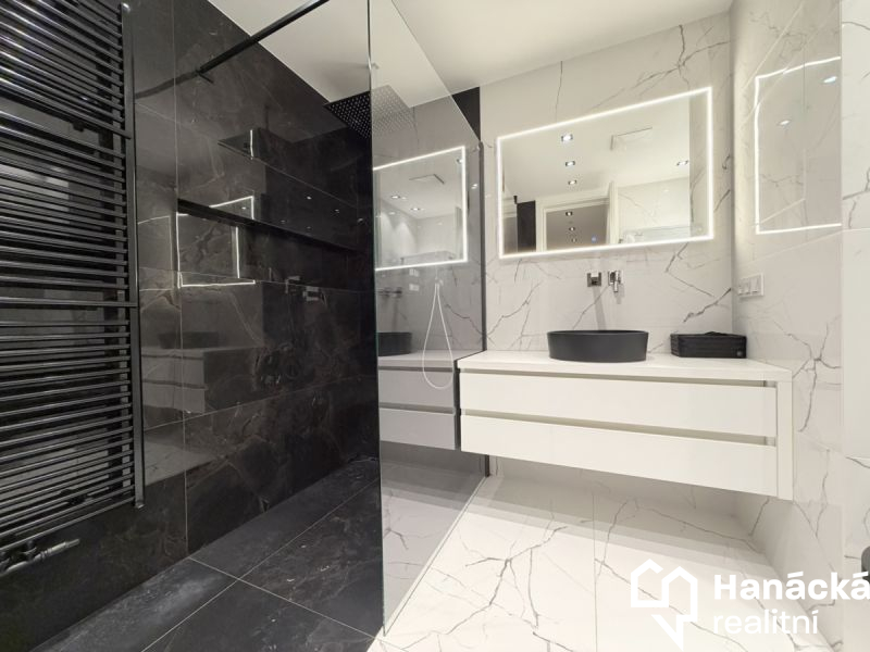 Prodej,  Byt 3+kk s terasou, parkovací stání, 110m