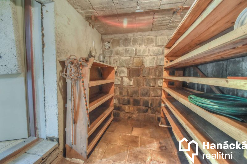 Prodej rekreační chaty se sadem 364 m2, Dolany u Olomouce