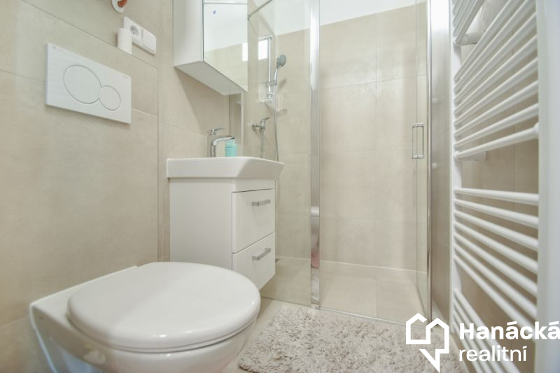 Pronájem bytu 2+kk, 43,4 m² – Ostružnická, ce