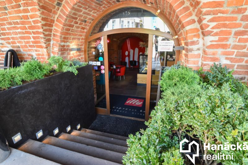 PŘEVZETÍ LEGENDÁRNÍ KAVÁRNY – ESPRESSO BAR ILLY