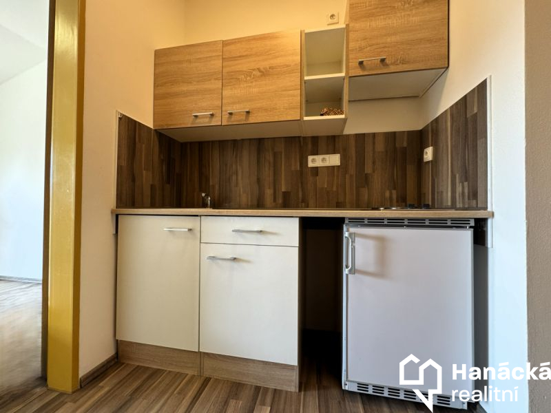 Pronájem malého bytu 1+kk v Olomouci, ul. Schweitz